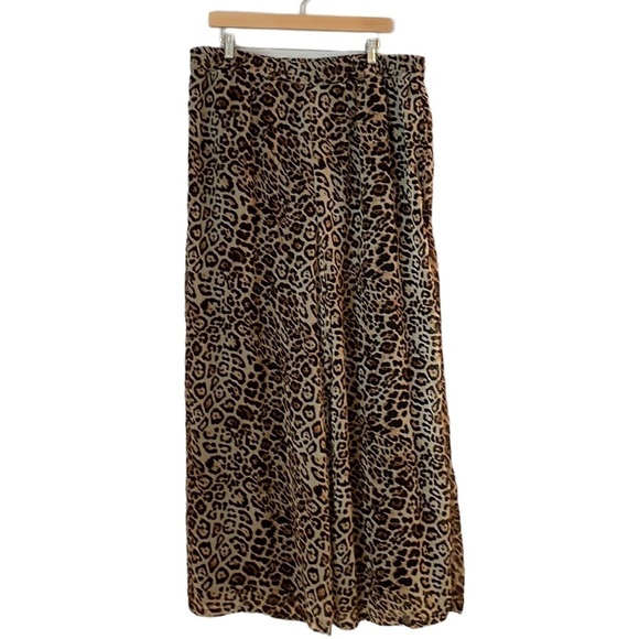 Forever 21+ Animal Print Pants SZ 1X Sheer Lined Wide Leg Pants Elastic Waist - Picture 1 of 10